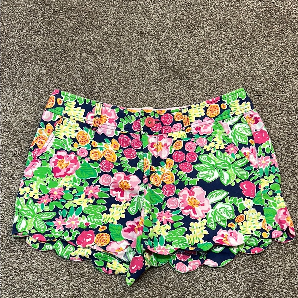 Lilly Pulitzer Women’s size 4 Floral Buttercup shorts
